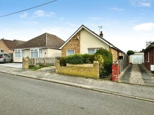 Richard Avenue- click for photo gallery